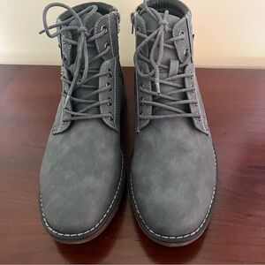 🥾➡️ Size 8, Men’s Buckle Charcoal Lace-Up Boots, with zipper.
